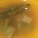 キャベツ、かぶの茎の味噌汁
